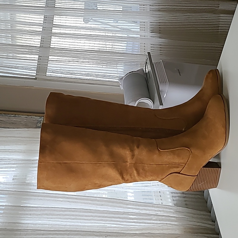 Boots size 7